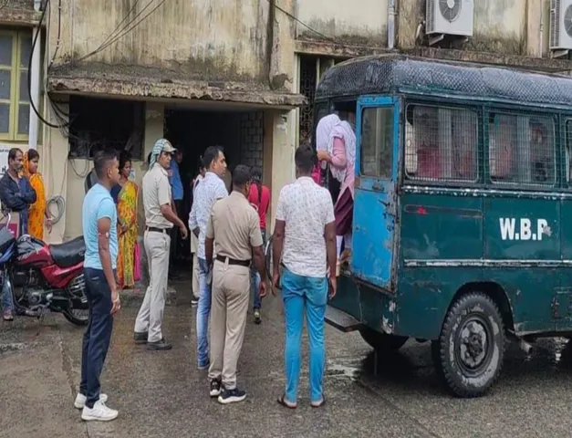 বিরাট ব্রেকিং : মন্দারমনির বিখ্যাত হোটেলে সাংঘাতিক কান্ড : ঘটনার বর্ণনা করতেও লজ্জায় রাঙা হতে হয়
