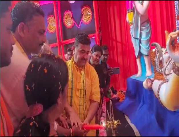 মমতা ব্যানার্জি 'জালি হিন্দু' : বিস্ফোরক মন্তব্য বিজেপি নেতা শুভেন্দু অধিকারীর