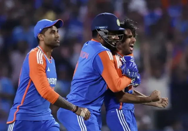 ৩ উইকেটে ইংল্যান্ড বিপদে- ঘুরে গেল খেলা, ভারতের জয় নিশ্চিত