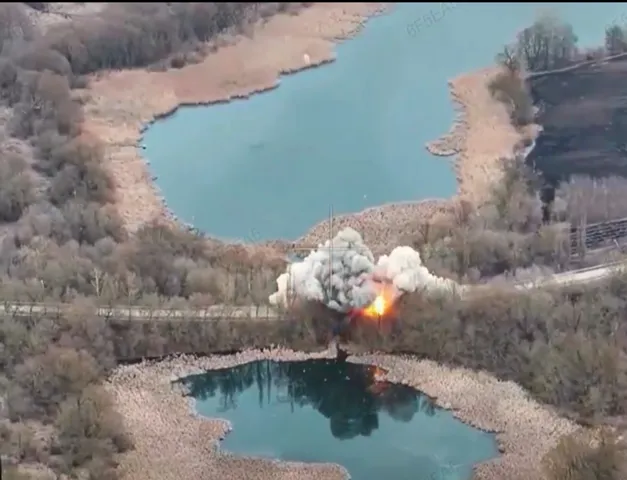 সীমান্তে ফের উত্তেজনা : গুরুত্বপূর্ণ সেতুতে বিস্ফোরণ! বিস্তারিত জানুন