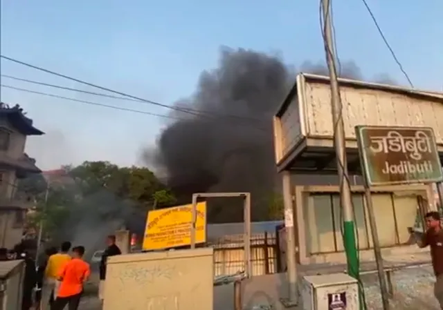 রাজতন্ত্র ফেরানোর দাবি - কারফিউ জারি কাঠমান্ডুতে! জানুন বিস্তারিত