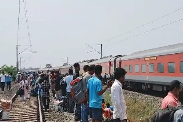 কামাখ্যা এক্সপ্রেসের দুর্ঘটনায় মৃত বাংলার যাত্রী! অসুস্থ মাকে নিয়ে আর ফেরা হল না বাড়িতে