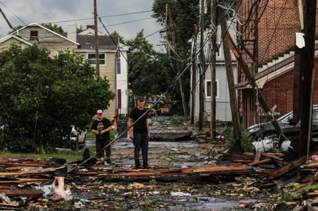 আমেরিকায় টানা ঝড়ের হুঁশিয়ারি! টর্নেডোর তাণ্ডবে কাঁপতে পারে ৪ শহর