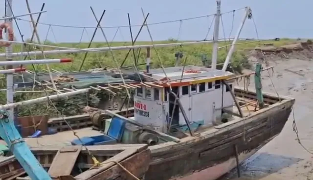 gujarat boat