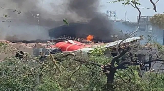 gujarat flight clash