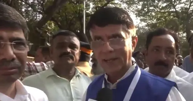 congress leader 12112.JPG