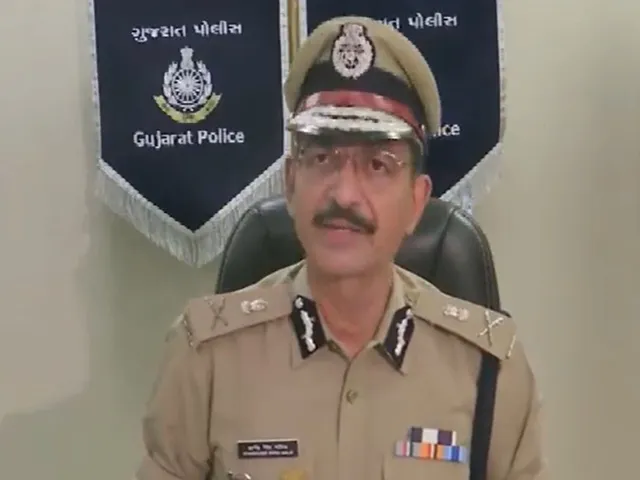 police guj.jpg
