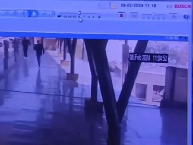 delhi metro station.jpg