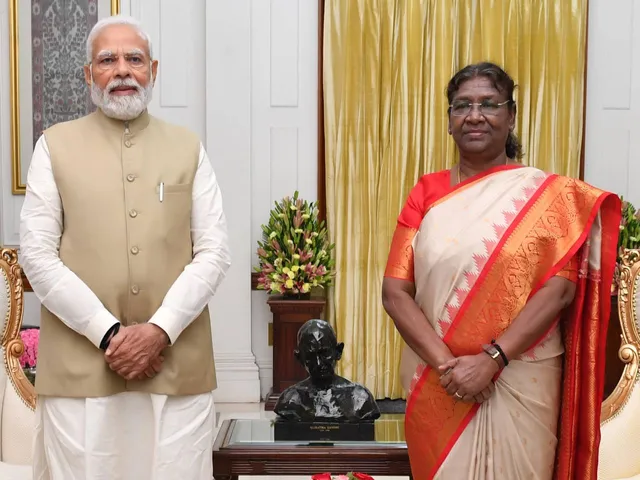 murmu and modi.jpg