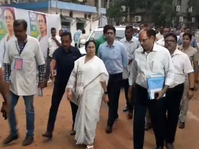 mamata banerjee medi.jpg