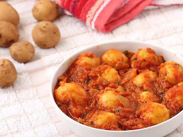 potato-curry-with-baby-potatoes.jpg