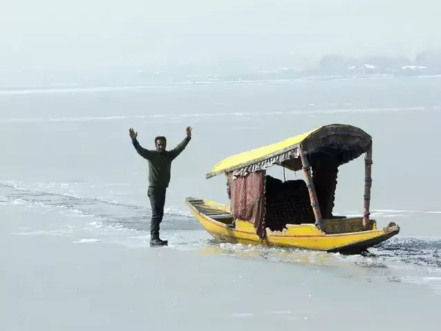 dal lake.JPG