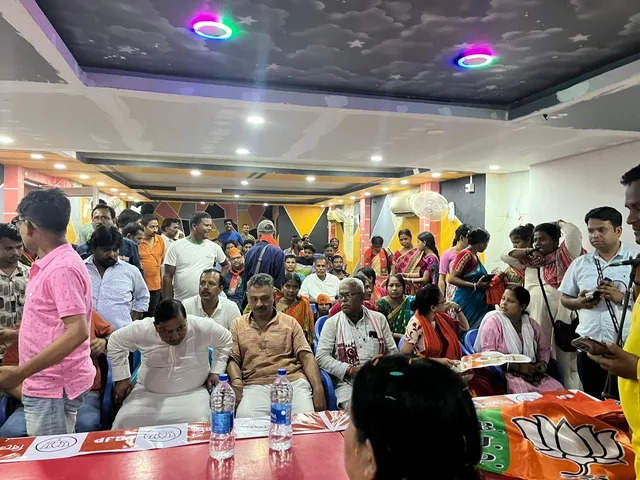 মেদিনীপুরে জিতছে বিজেপি!