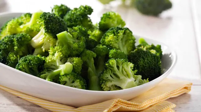 health-benefits-of-broccoli-1296x728-feature.jpg