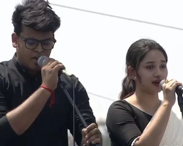 সব জল্পনা উড়িয়ে 'জনগর্জন'-এর মঞ্চে রাজন্যা!