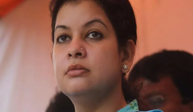 Mausam angry.jpg