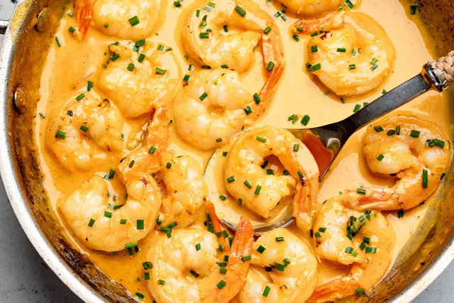 creamy-garlic-prawns-964624-1