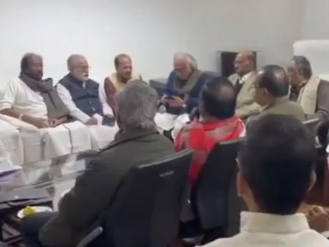 meeting kharge.jpg