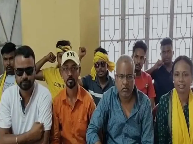 ঘাঘর ঘেরা কেন্দ্রীয় কমিটি