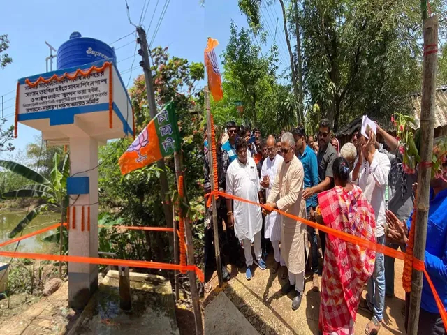 গ্রামে সাব মার্সিবল পাম্প উদ্বোধন