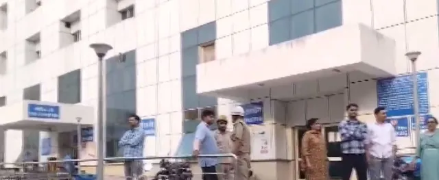 delhi hospital.JPG