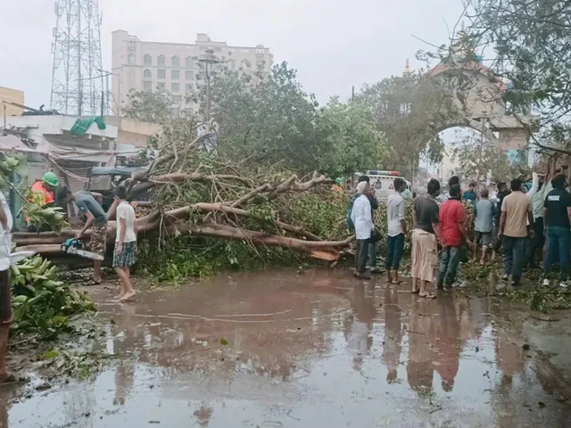 Gujarat Cyclone.jpg
