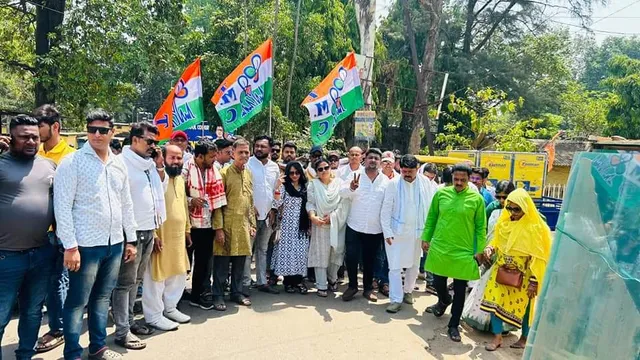 প্রার্থীর সমর্থনে প্রচারে নামলেন প্রদীপ-নির্মাল্য