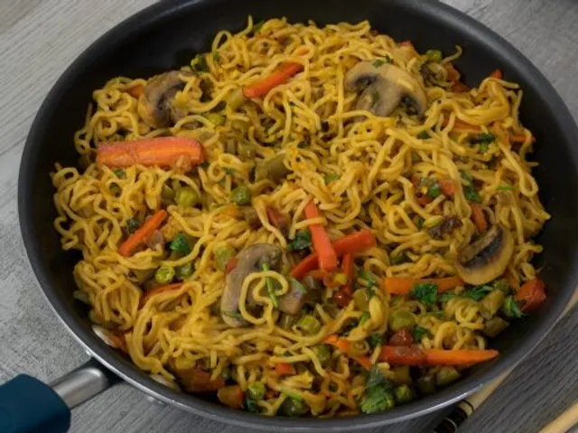 maggi-noodles-recipe-vegetable-masala-noodles-instant-recipe-f-500x375.jpg