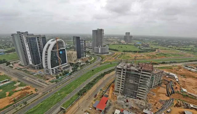 ezgif.com-gif-maker (2) (1).jpg