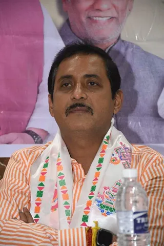 নিরঞ্জন নয়, পরিবর্তন যাত্রা! অসুররাজকে শেষ করার বার্তা সজল ঘোষের