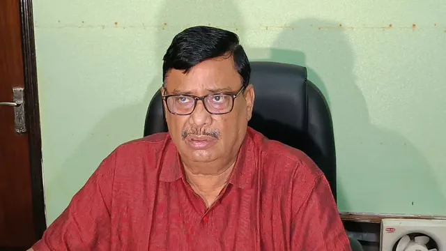'টাকা খাচ্ছে' এই কথাটার মধ্যে কোনও অসত্য...