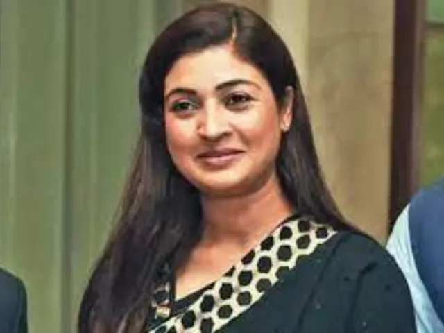 edit aloka lamba.jpg