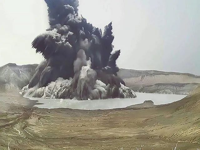 ফের আগ্নেয়গিরির সতর্কতা ফিলিপাইনে