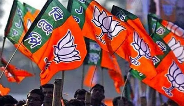মন্ত্রিসভা থেকে পার্থ চট্টোপাধ্যায়কে অপসারণের দাবিতে কলেজ স্কোয়ারে বিজেপির বিক্ষোভ