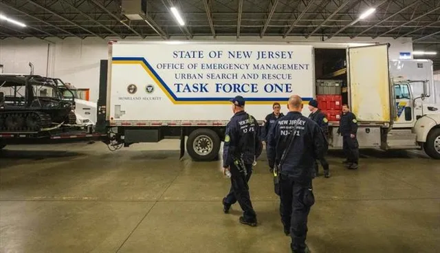 নিউ ইয়র্ক ও এরি কাউন্টিতে উদ্ধার কাজে সহায়তা করার জন্য টাস্ক ফোর্স মোতায়েন করা হয়েছে