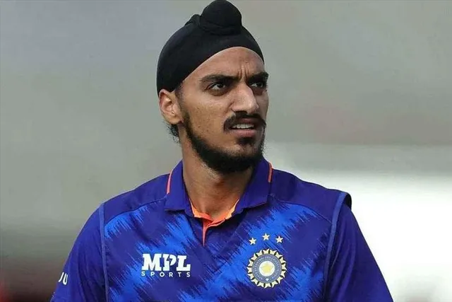 নো-বলে হ্যাটট্রিক করে রেকর্ড অর্শদীপের