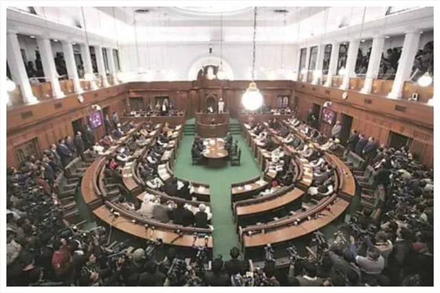 জলের নমুনাতেও জল মেশানো? চাপে পড়ল বিজেপি