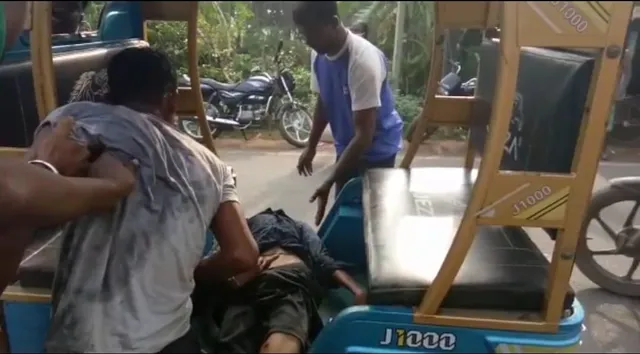 অষ্টমীর সকালে ভয়াবহ পথ দূর্ঘটনা