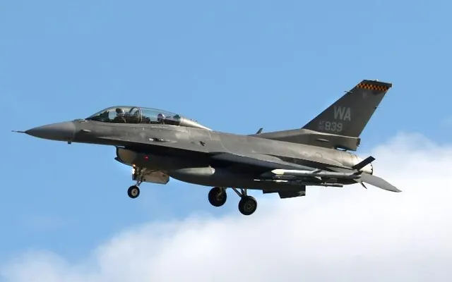 ইউক্রেনীয়দের এফ-১৬ যুদ্ধবিমান প্রশিক্ষণ দেওয়ার আহ্বান যুক্তরাষ্ট্রের সিনেটর গ্রাহামের