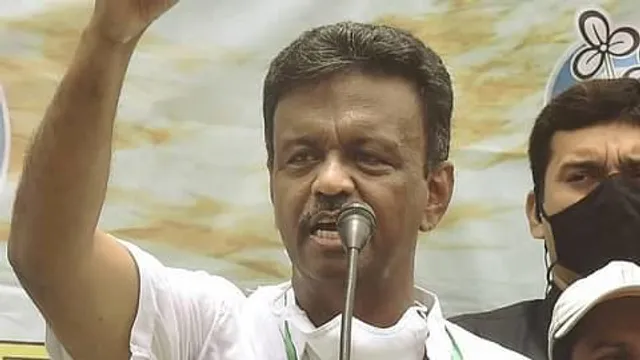 মুচকি হেসে বিজেপিকে খোঁচা ফিরহাদের