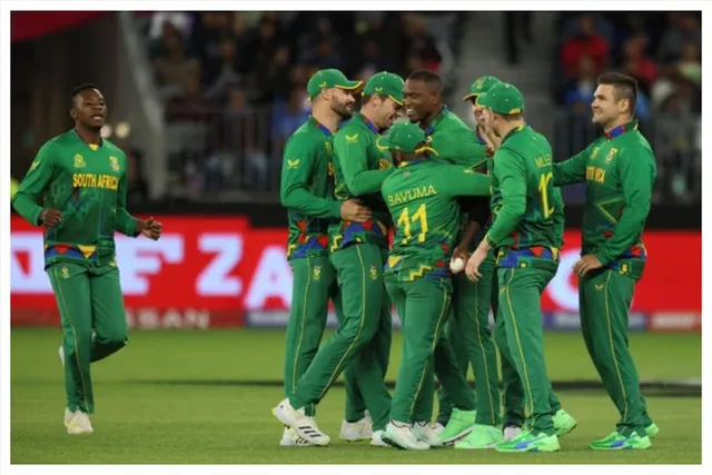 ভুবনেশ্বর-অশ্বিনের বোলিং ব্যর্থতায় ডুবল ভারত