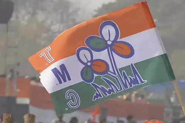 তৃণমূলের ২ বিধায়কের মধ্যে বিবাদ, ঝুলল তালা