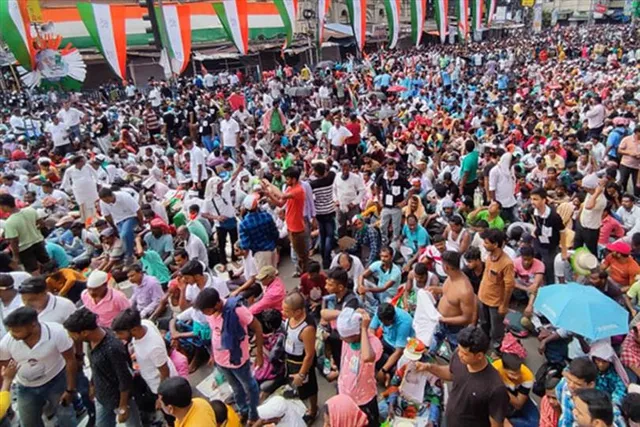 ২১ জুলাই ভিড় নিয়ন্ত্রণের দায়িত্বে হাজার হাজার স্বেচ্ছাসেবক