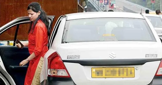 অতিরিক্ত ভাড়া, অ্যাপ-ক্যাব নিয়ে নাজেহাল যাত্রীরা