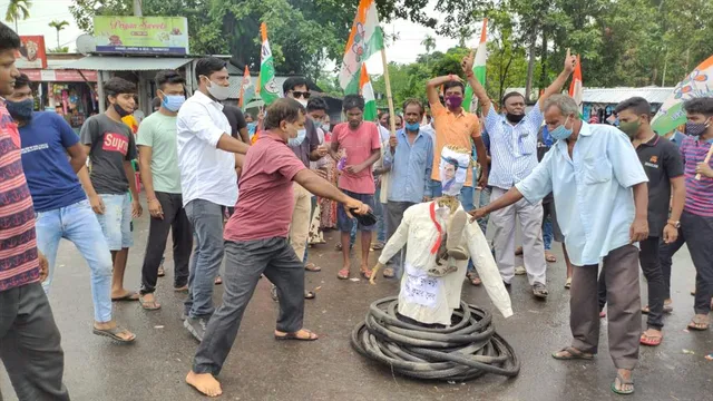 অভিষেকের ওপর 'হামলা', দফায় দফায় উত্তপ্ত কোচবিহার