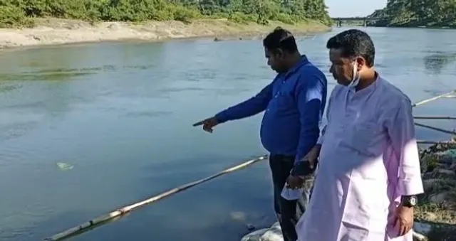 ছট পূজা উপলক্ষে ঘাট পরিদর্শনে তুফানগঞ্জ পৌরসভার পৌর প্রশাসক