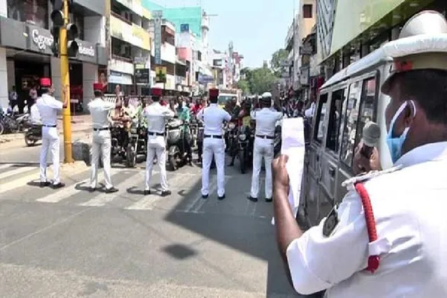 নাবালককে গাড়ি চালাতে দেওয়ার অভিযোগ, বাবা-মাকে ৩ বছরের কারাদণ্ড