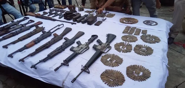 এসটিএফের হাতে গ্রেফতার অস্ত্র কারবারি