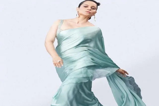 শাড়িতে মন জয় কঙ্গনার