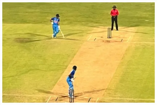 শ্রীলঙ্কার বিরুদ্ধে ভারতের ব্যাটিং বিপর্যয়, বিরক্ত সমর্থকরা